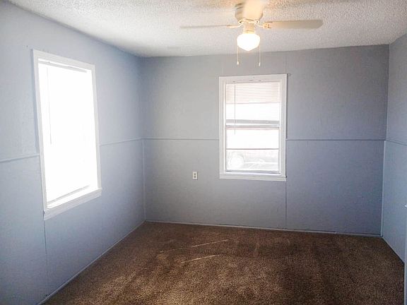 3rd image of 903 Avenue G