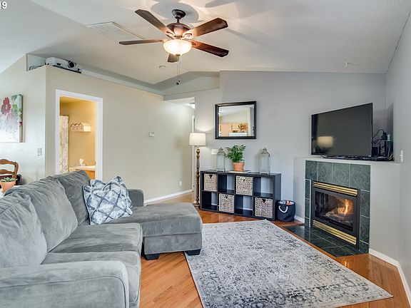 4th image of 3420 Olive St