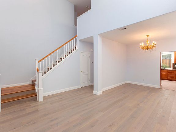 3rd image of 659 Orchid Dr