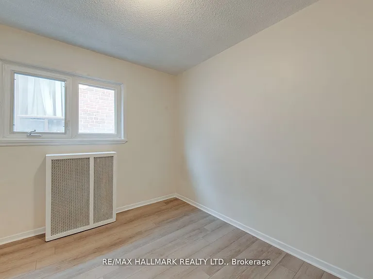 576 Ossington Ave S #2 — Photo 23