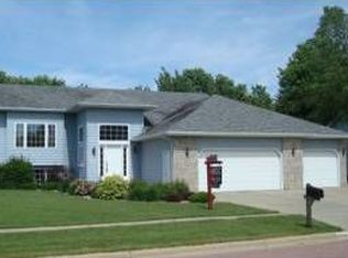 909 S Parkview Blvd, Brandon, SD 57005