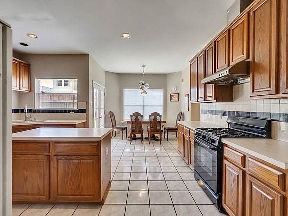 4th image of 1702 Lake Geneva Ct