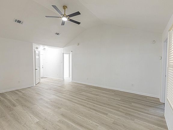 5th image of 19703 Vista Lake Ct