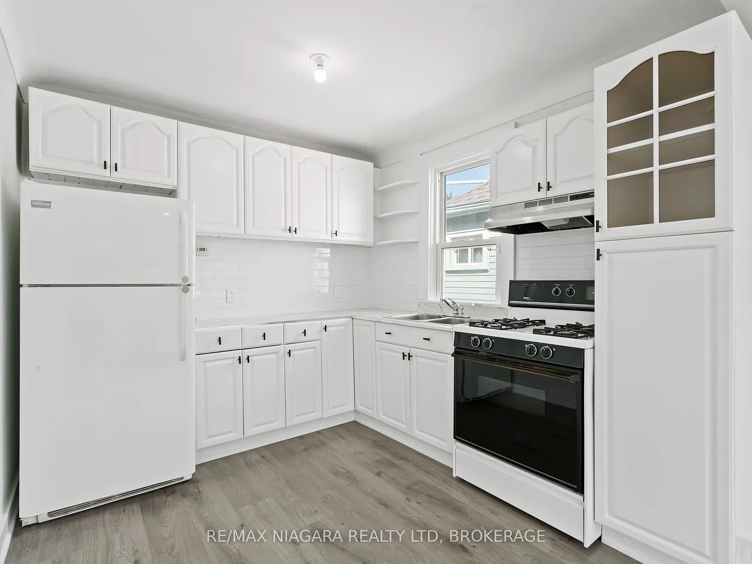 2 bed, $1,800 — Photo 4