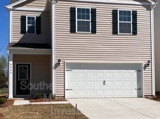 8024 Clairwood Dr, Charlotte, NC 28269