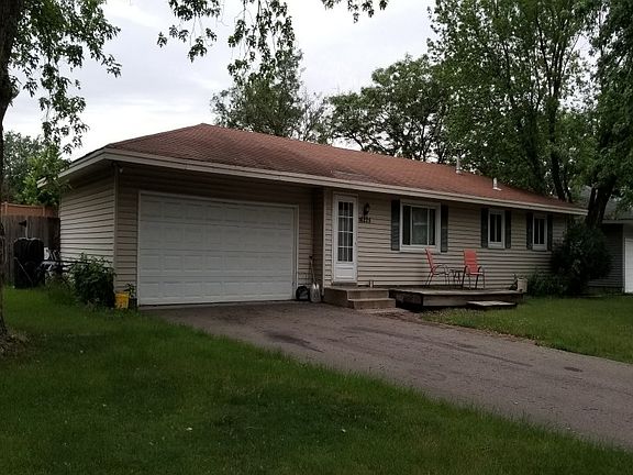 3rd image of 16225 Glengary Ct