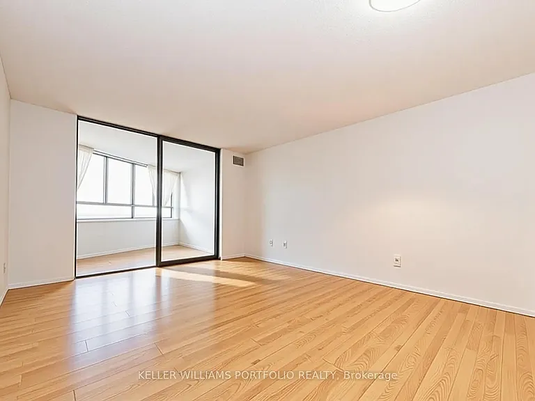 270 Queens Quay W #1107 — Photo 3