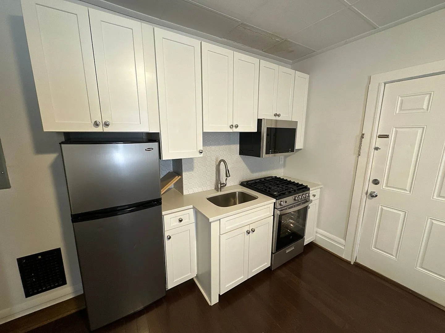 N High St 2321-2327 ONYX — Photo 4
