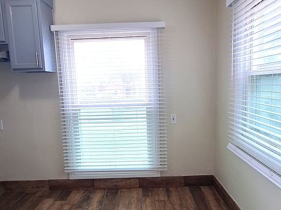 5th image of 725 E Manchester Dr #1