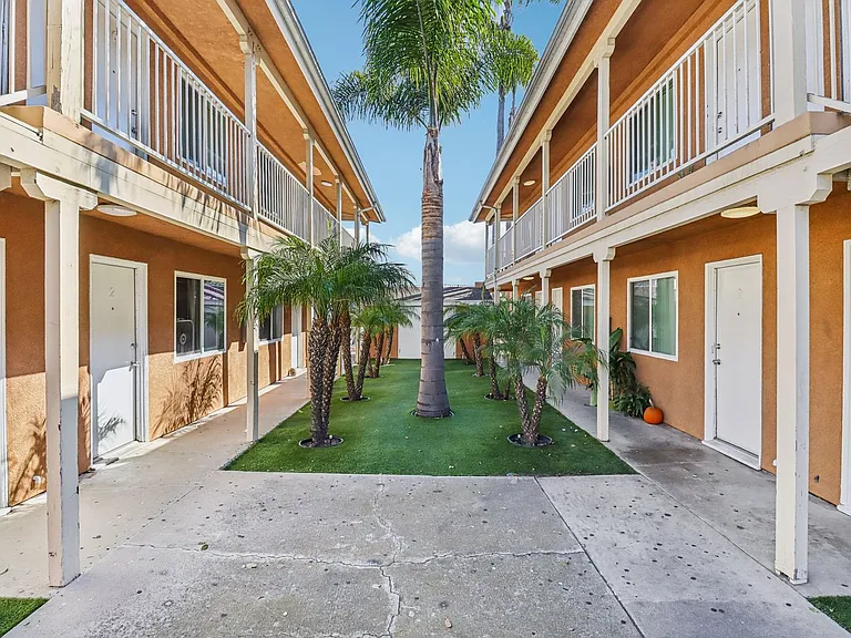 Astro Vista Apartments — Photo 6