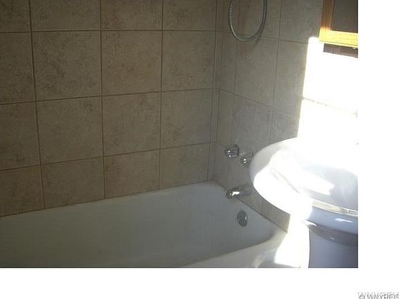 3rd image of 162 Hendricks Blvd