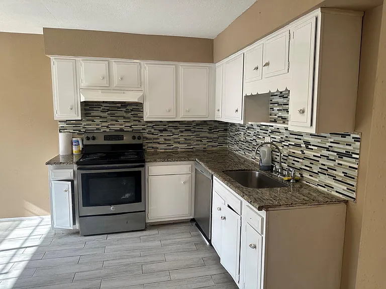 12831 High Star Dr — Photo 8