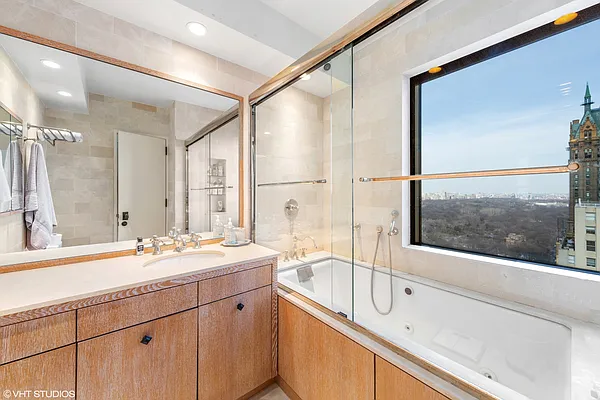 Sold by Maltz Auctions Inc | media 35