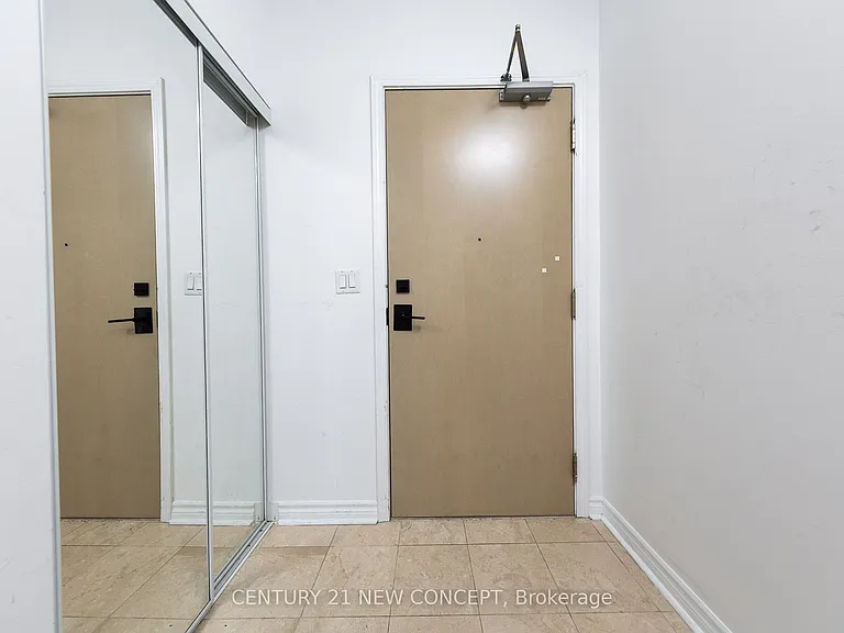 18 Holmes Ave #1812 — Photo 2