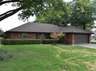 1301 Oak Ridge Pl, Enid, OK 73703