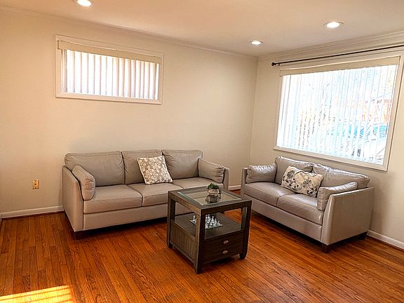 Living room without carpet