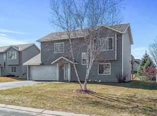 2128 Staghorn Dr, Shakopee, MN 55379