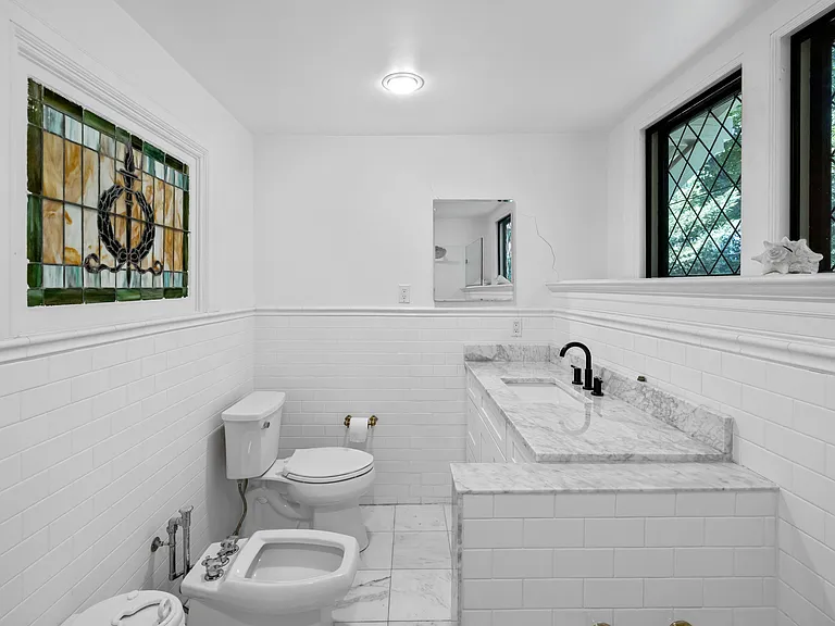2329 Porter St NW — Photo 36