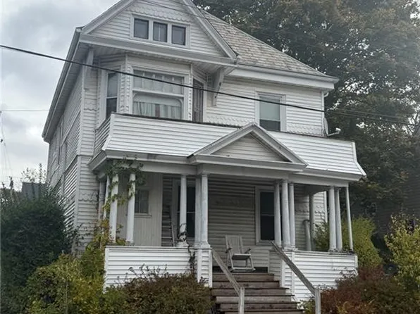 113 2nd St, Newport, RI 02840