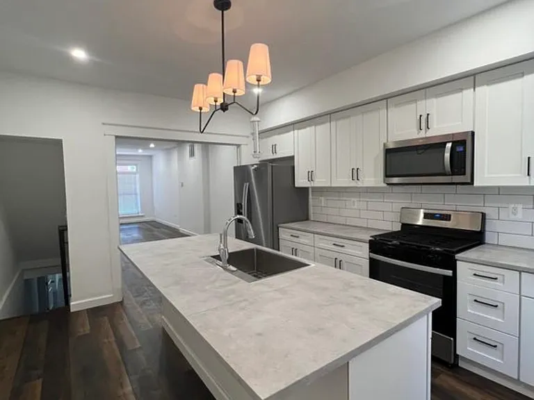 614 N Ellwood Ave — Photo 1