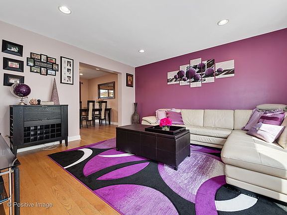 3rd image of 203 Oakwood Ln
