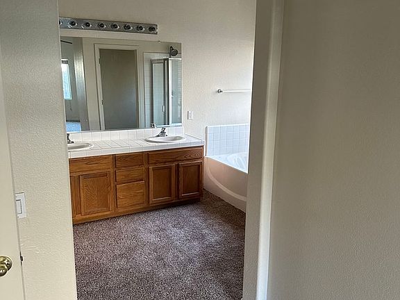 4th image of 3460 San Joaquin Ct