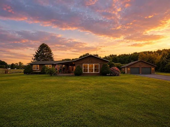 19 Golf Course Rd, Malone, NY 12953