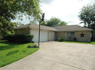 216 Meadow Bend Dr, League City, TX 77573