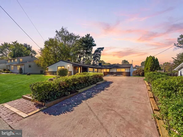 415 Garden State Dr, Cherry Hill, NJ 08002