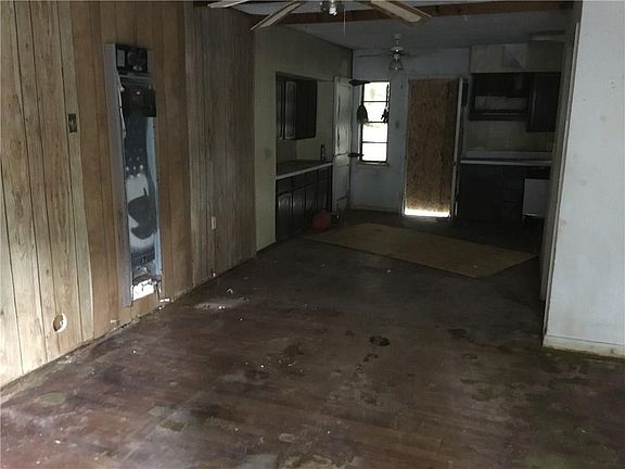 3rd image of 1441 Nash St