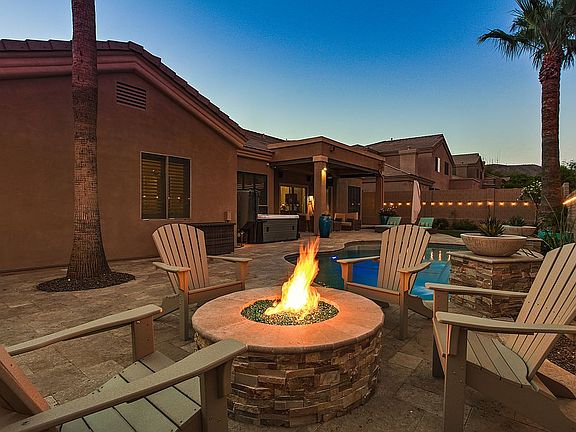 4th image of 445 W Desert Flower Ln