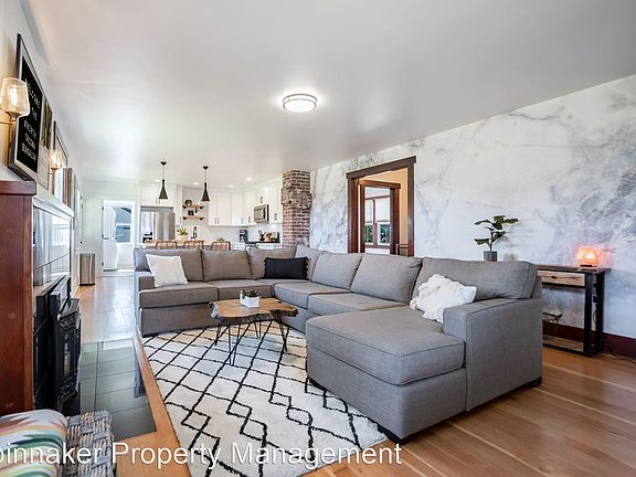 4th image of 4406 N 28th St