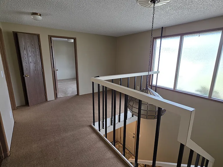 hallway to bedrooms/bathroom