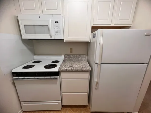 2005 University Dr #G, Cedar Falls, IA 50613