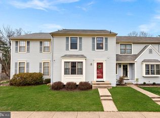 27 Haxall Ct, Sterling, VA 20165