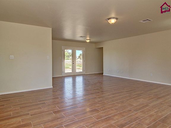 5th image of 5059 Churchill Ave
