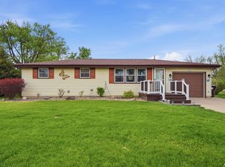 203 Meadowlark Ln, Washington, IL 61571