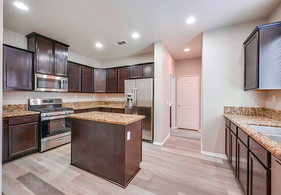 1st image of 37465 Paseo Violeta