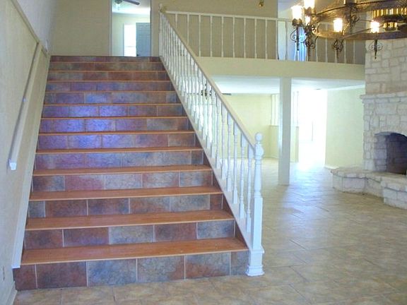 3rd image of 100 Deer Haven Ln