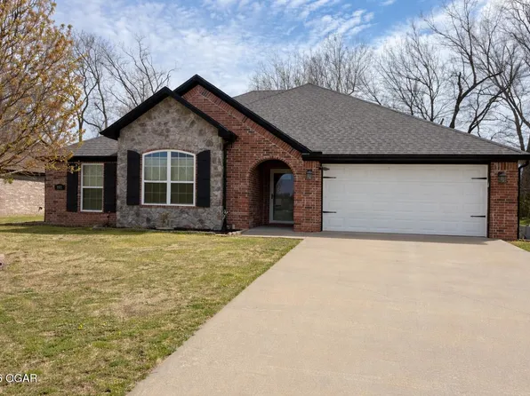 805 Chesterfield Dr, Webb City, MO 64870