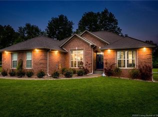 3018 Walnut Cove Ct, Jeffersonville, IN 47130