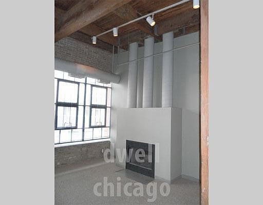 4th image of 925 W Huron St APT 619