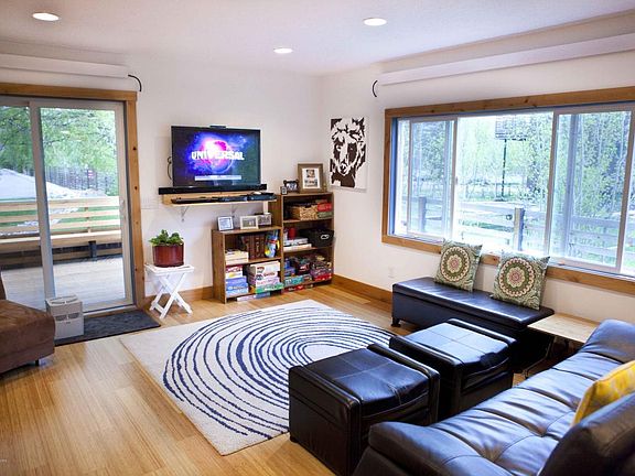 3rd image of 205 Nelson Dr APT 4