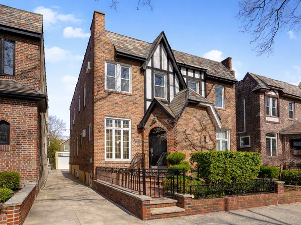 1833 East 33rd Street image 1 of 22