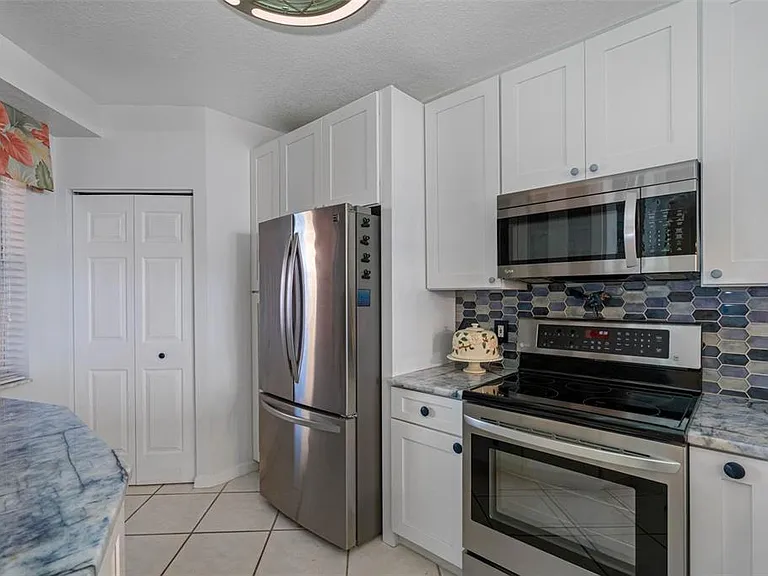 16550 Gulf Blvd #545 — Photo 11