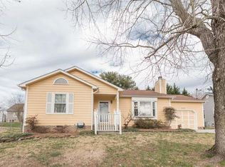 608 Summerdale Dr, Knoxville, TN 37934