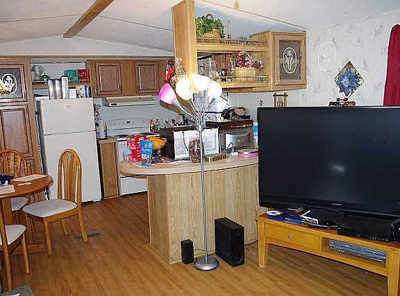 3rd image of 214 Dixie Cir