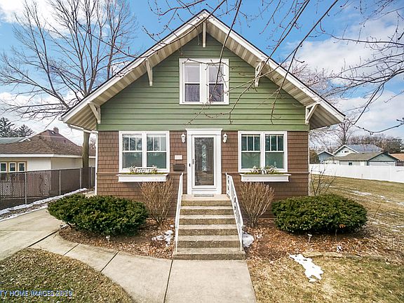 2nd image of 328 S Villa Ave