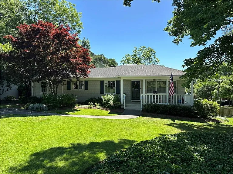 2497 Thompson Rd — Photo 3