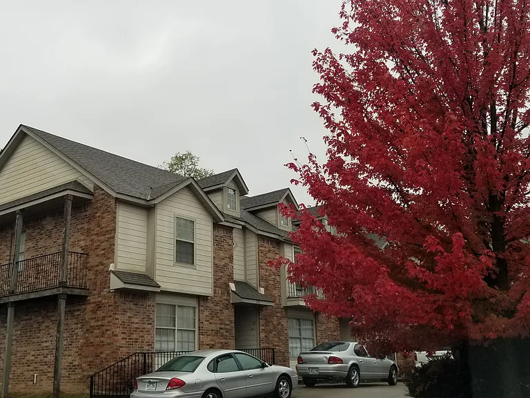 1772 N Chestnut Ave — Photo 13